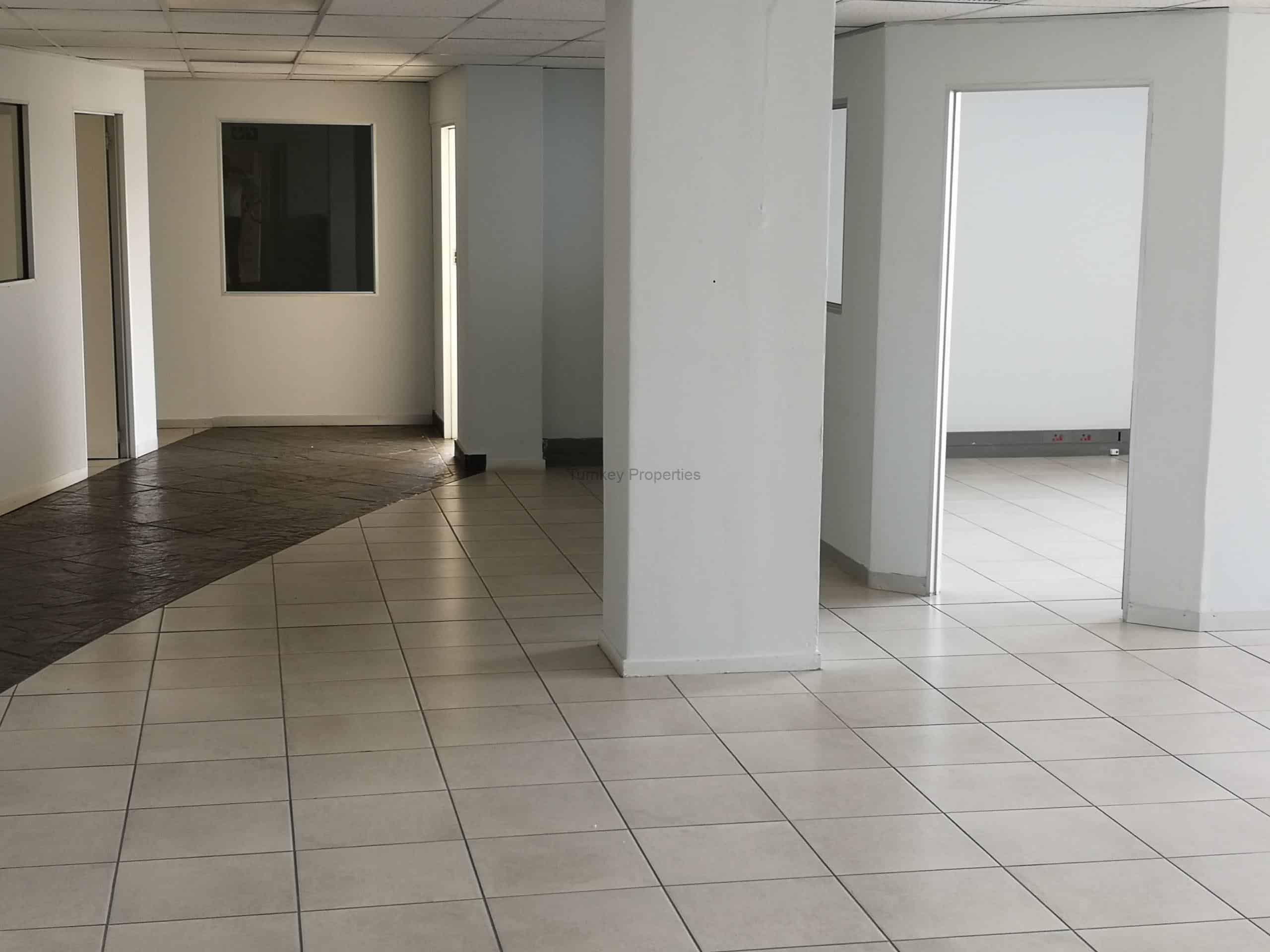 196m² office to let midrand Kyalami Business Park