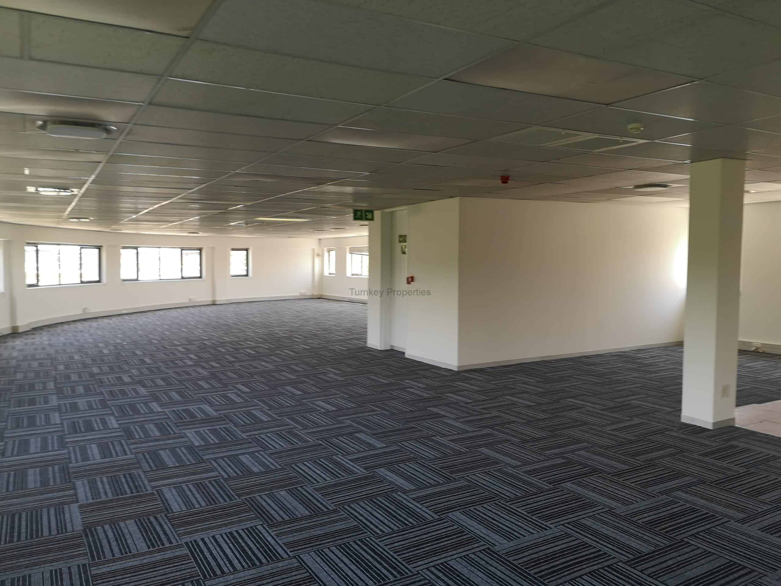 390m² office to let midrand International Business Gateway