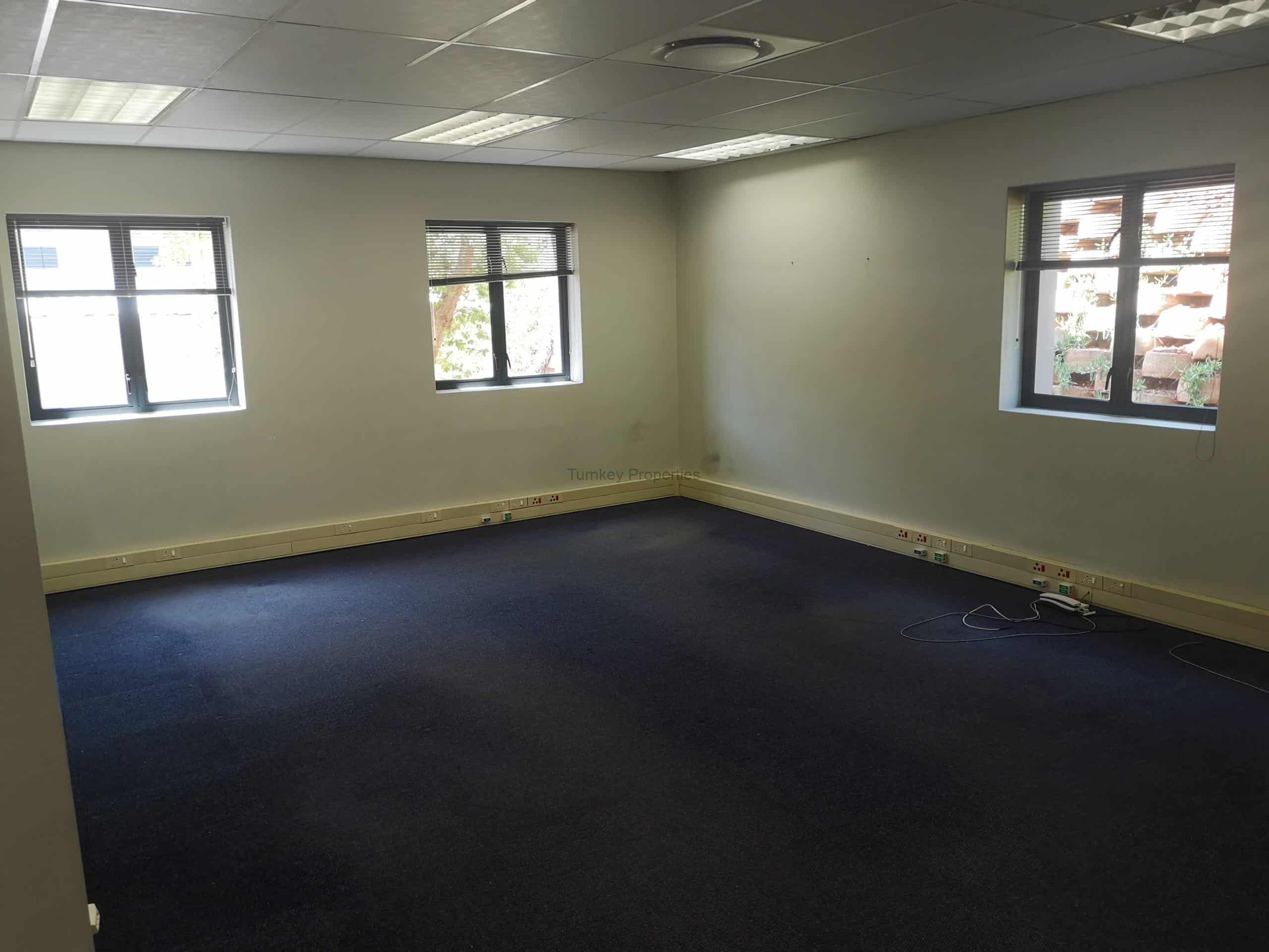 258m² office to let Clearwater office park, Strubensvallei