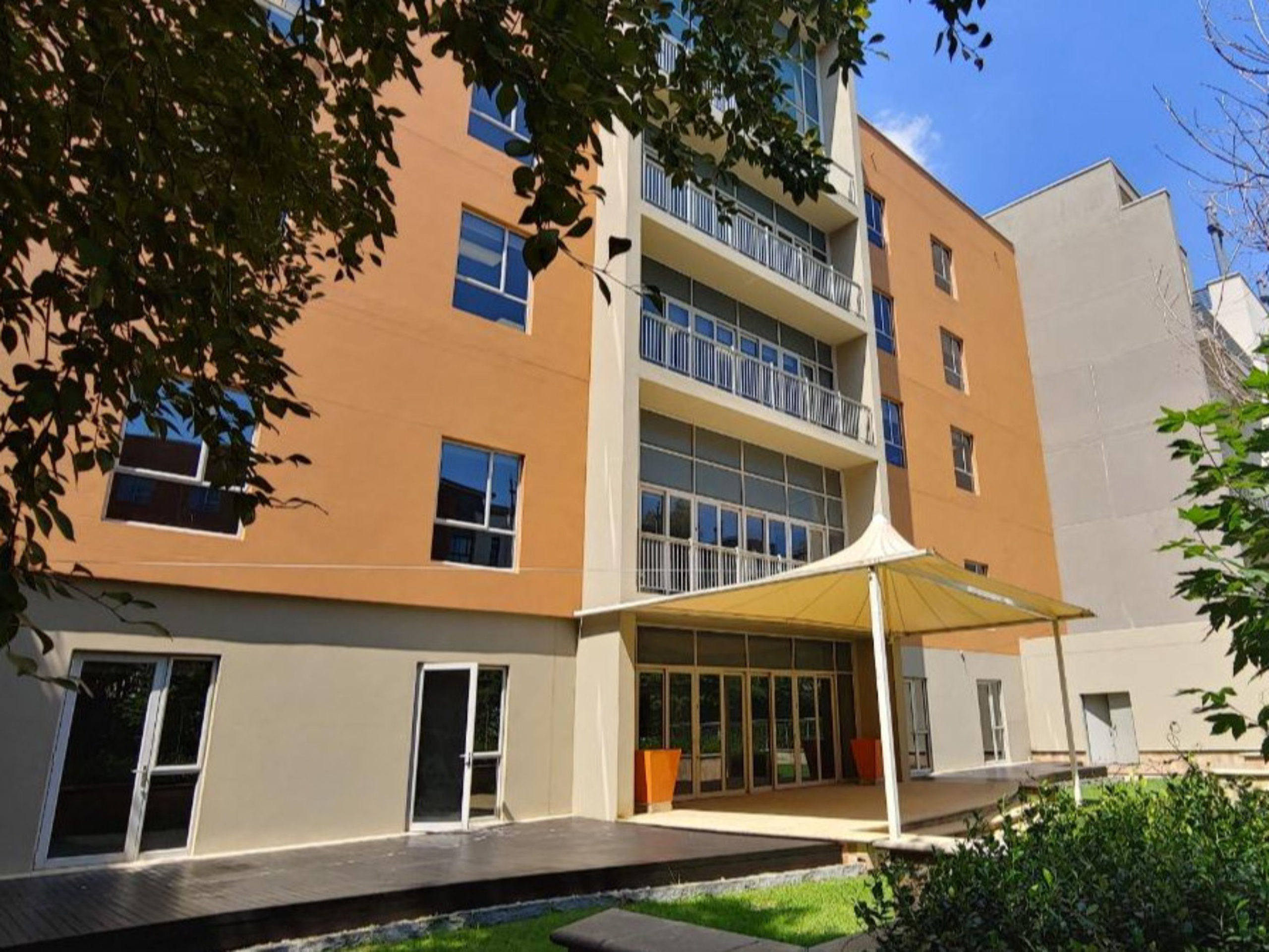 2,030 m² Office Space to Rent Melrose Arch 10 The High Street Turnkey