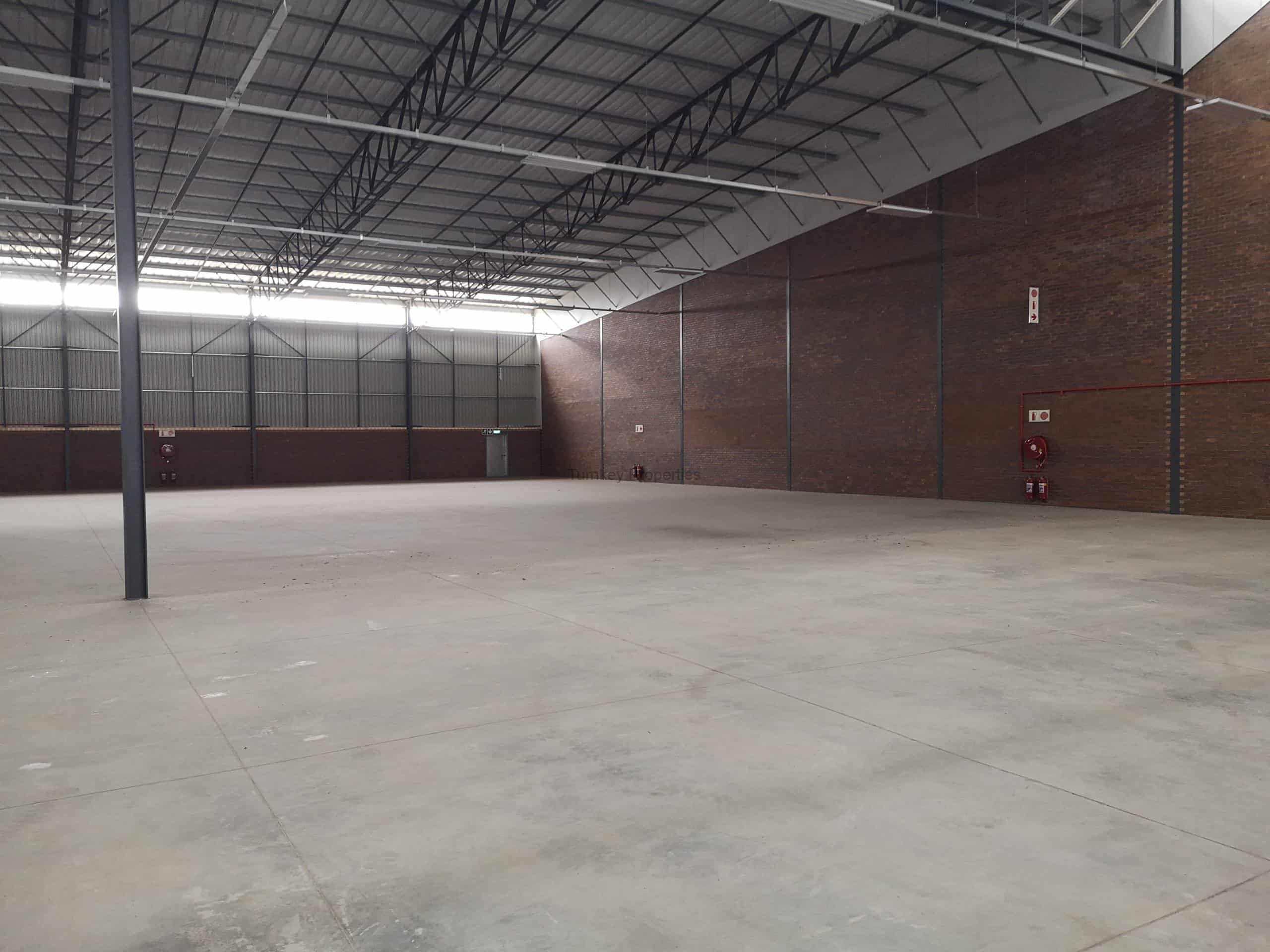 1900m² warehouse space  to rent samrand Samrand circle