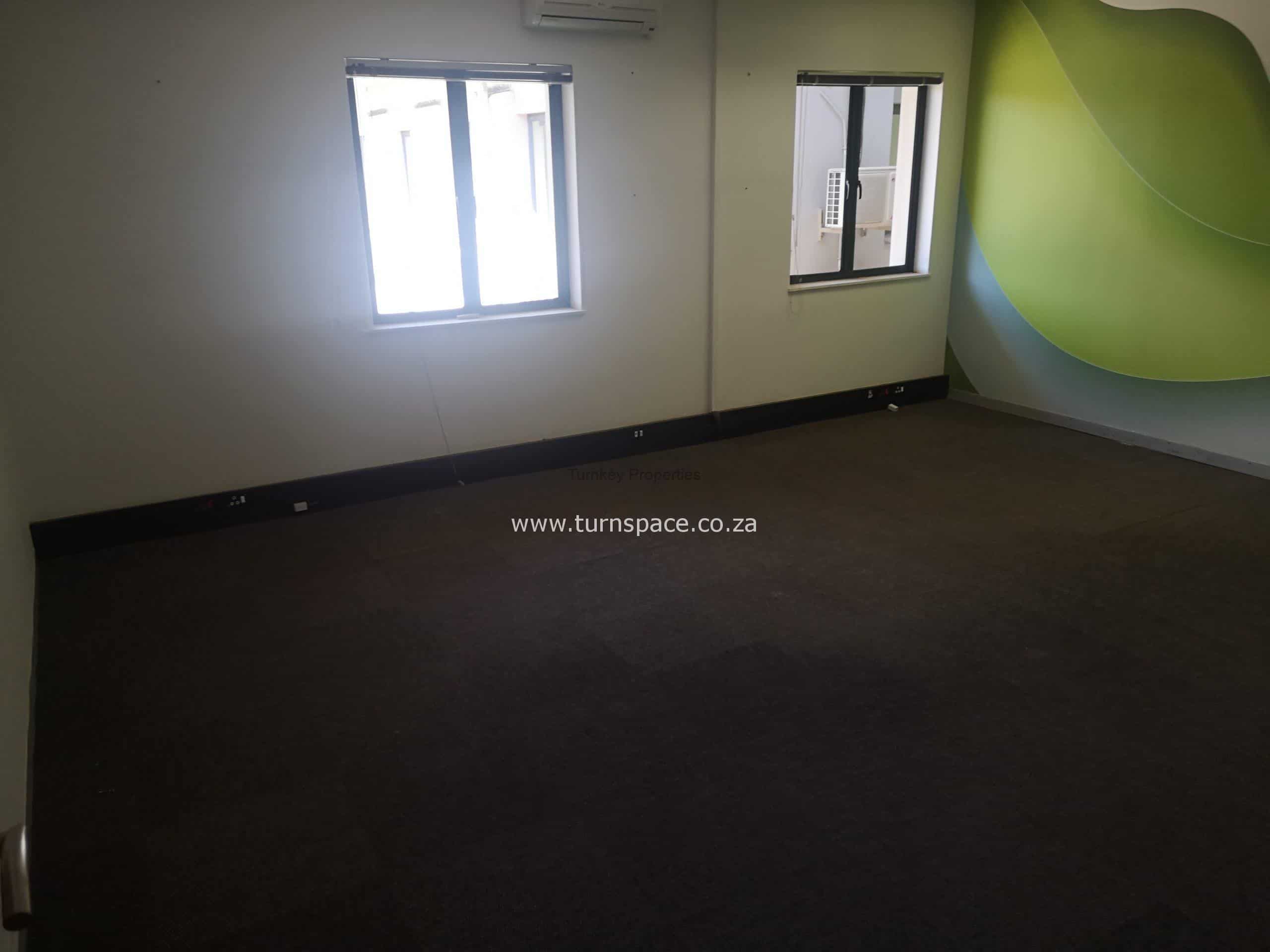 295m² Office Space to Rent Bryanston La Rocca Office Park (rent reduction)