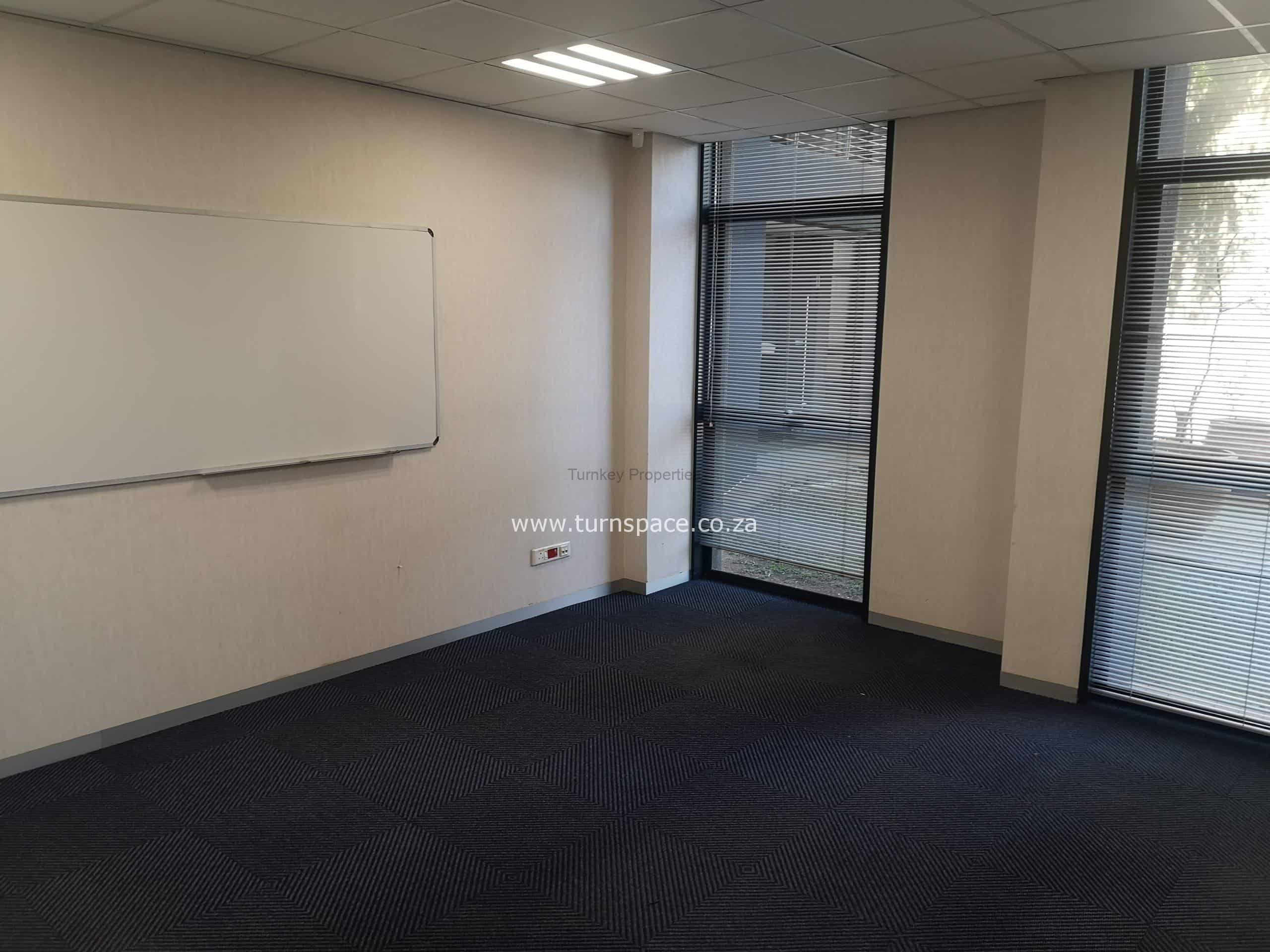 <h1 class='prop'>157m² Office Space to Rent Rosebank 6 Sturdee</h1>