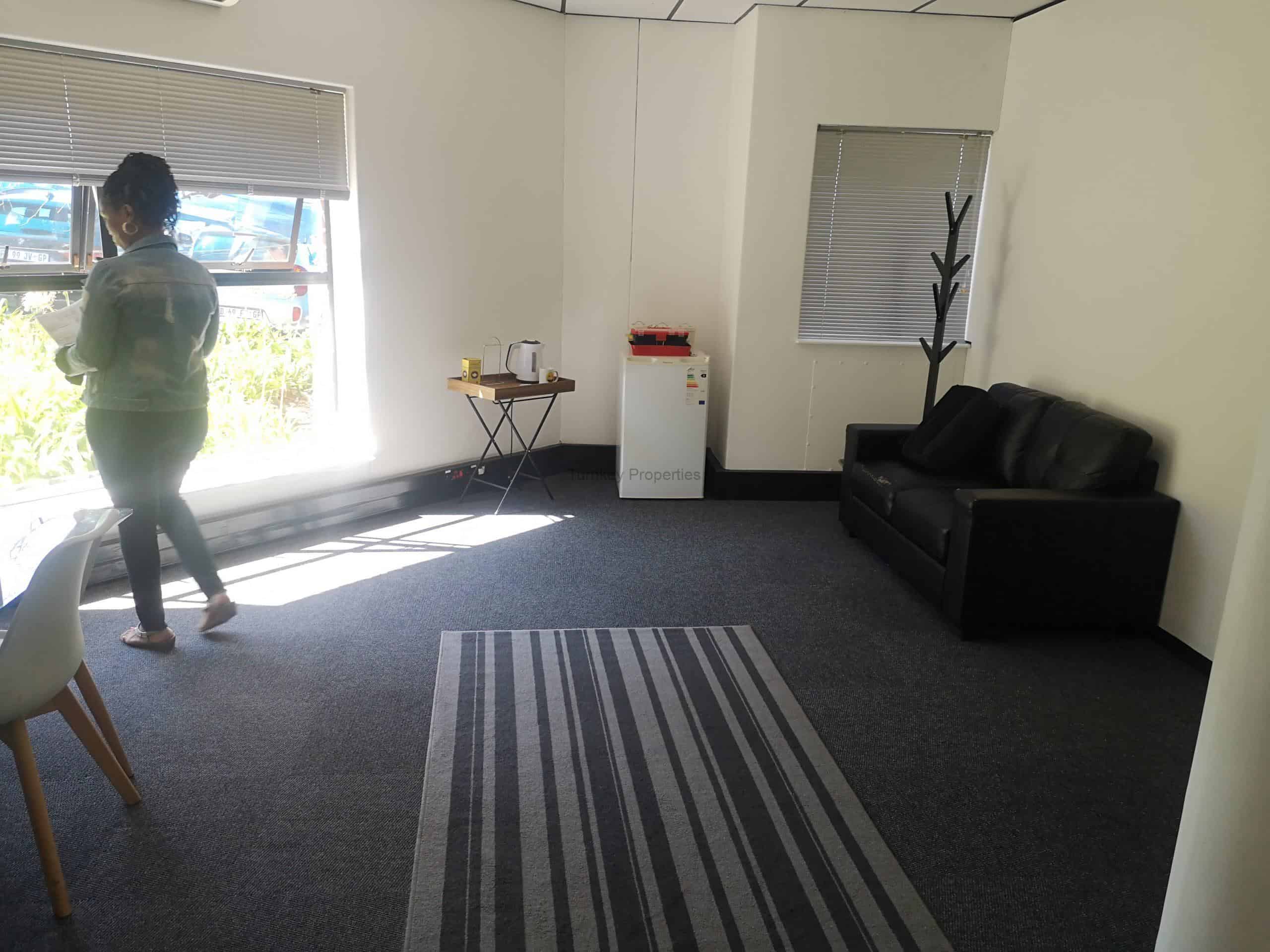 1684 m² Warehouse to Rent Midrand Corporate Park North