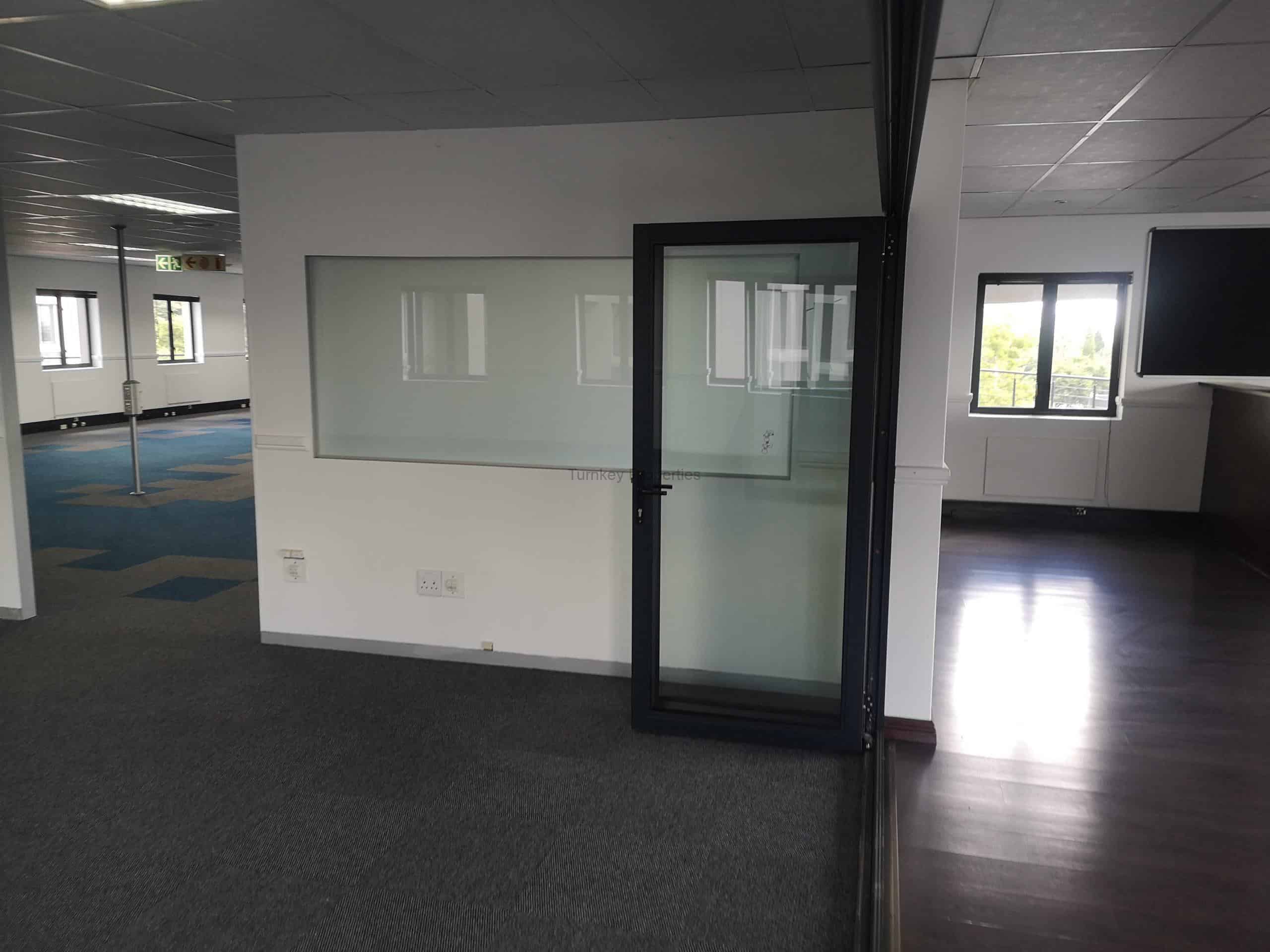 511m² office to let Clearwater office park, Strubensvallei